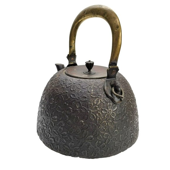 Japanese Cast Iron Teapot Antique Tetsubin Floral Brass Handle HEAVY CT404 - Picture 9 of 9